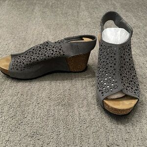A. Giannetti wedge size 8